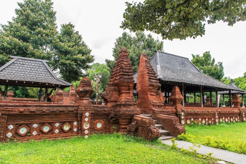 Grage Hotel Cirebon Exteriér fotografie